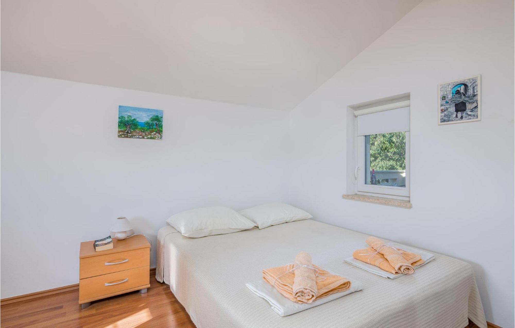 Cozy Apartment In Malinska Dubasnica With Wifi Exterior photo